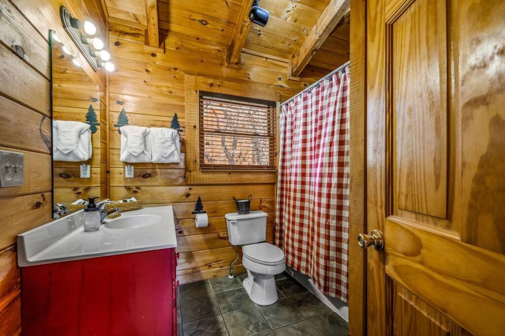 Charming Cabin W/ Hot Tub, Game Room, Top Location Pigeon Forge Exterior foto