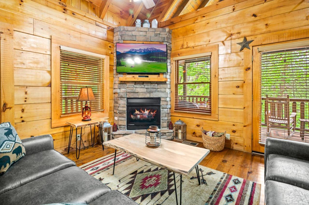 Charming Cabin W/ Hot Tub, Game Room, Top Location Pigeon Forge Exterior foto