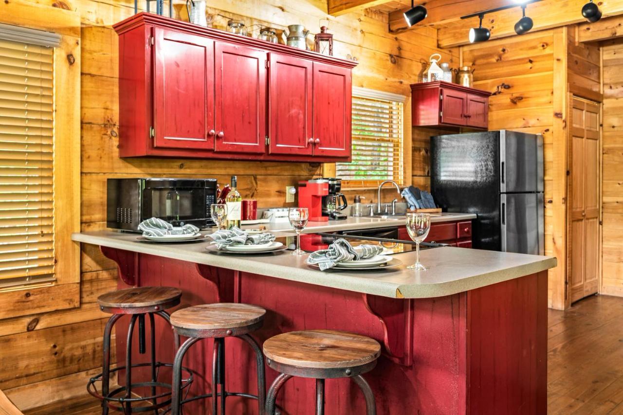 Charming Cabin W/ Hot Tub, Game Room, Top Location Pigeon Forge Exterior foto