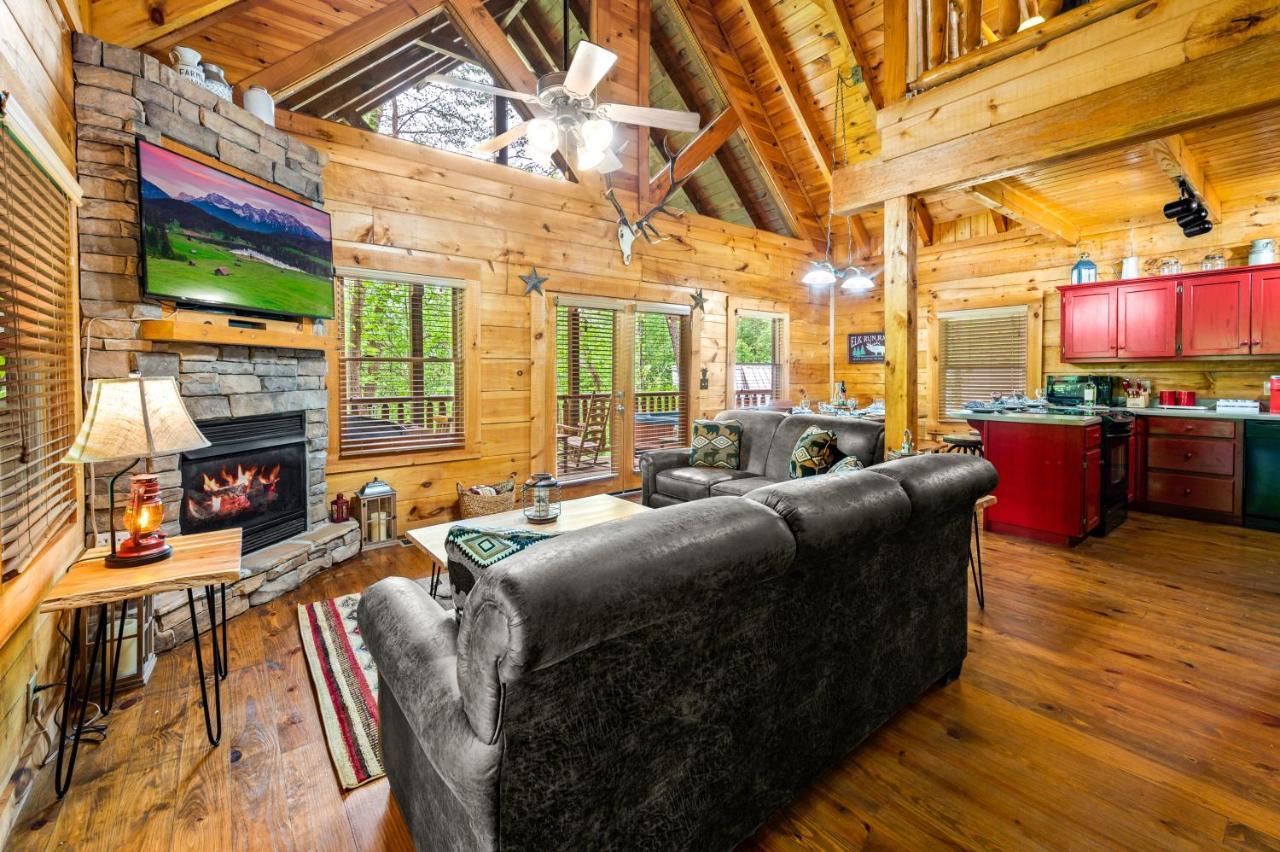 Charming Cabin W/ Hot Tub, Game Room, Top Location Pigeon Forge Exterior foto